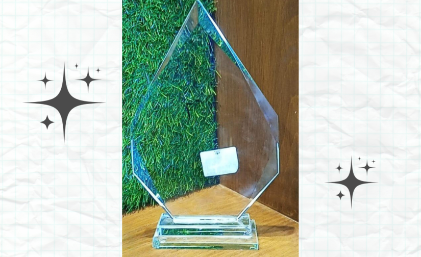 Glass Shield Sharp Head – Elegant Glass Award with Unique Sharp-Edge Design for Achievements